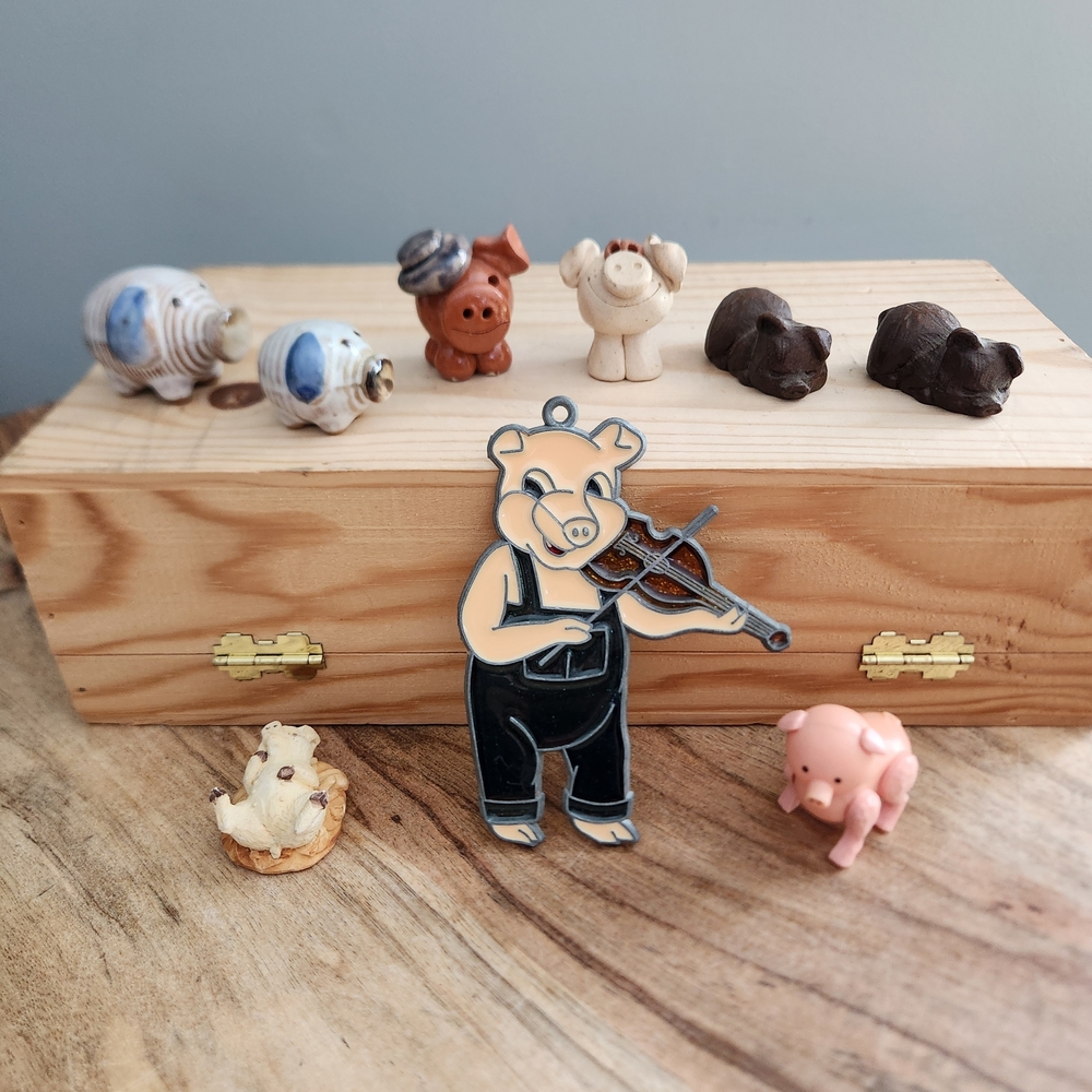 Pig Collector Lot of Little Pigs and Pig Sun Catcher Vintage Collectibles